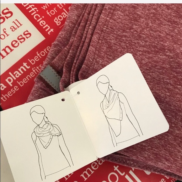 NWT HTAU LULULEMON VINYASA SCARF BUTTON AUBURN OS - Picture 4 of 8